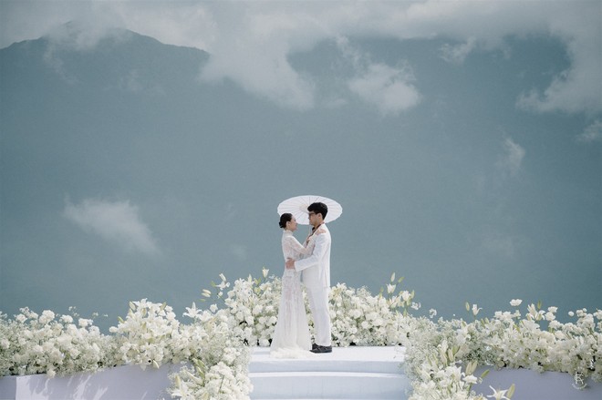 Chủ nhân “đám cưới trên mây” tiết lộ lý do chọn chỗ độc lạ nhất Việt Nam để tổ chức hôn lễ- Ảnh 16. Chủ nhân “đám cưới trên mây” tiết lộ lý do chọn chỗ độc lạ nhất Việt Nam để tổ chức hôn lễ- Ảnh 16.