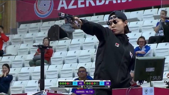 Nữ xạ thủ Hàn Quốc hot rần rần ở Olympic vì thần thái cực ngầu, hút 12 triệu view chỉ với một cú bắn khiến Elon Musk đòi "casting" làm diễn viên phim hành động- Ảnh 4. Nữ xạ thủ Hàn Quốc hot rần rần ở Olympic vì thần thái cực ngầu, hút 12 triệu view chỉ với một cú bắn khiến Elon Musk đòi "casting" làm diễn viên phim hành động- Ảnh 4.