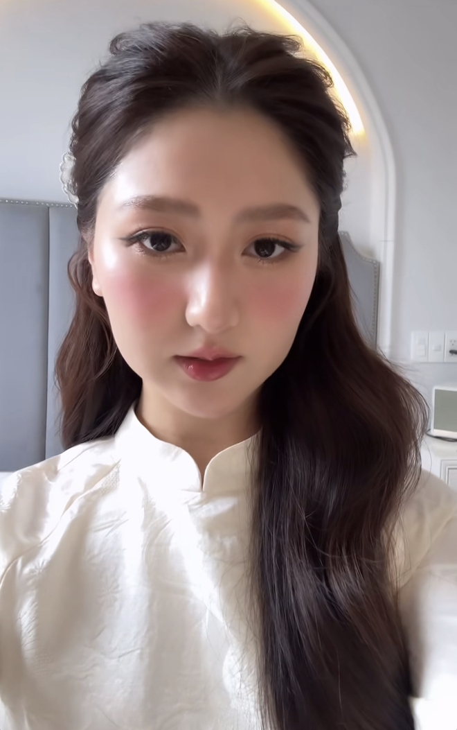 Mẹ tiểu thư Hà My bật khóc, visual cô dâu như Mẹ tiểu thư Hà My bật khóc, visual cô dâu như