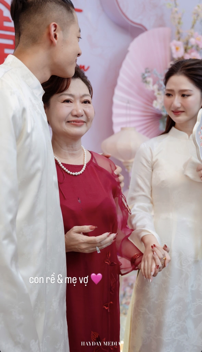 Mẹ tiểu thư Hà My bật khóc, visual cô dâu như Mẹ tiểu thư Hà My bật khóc, visual cô dâu như