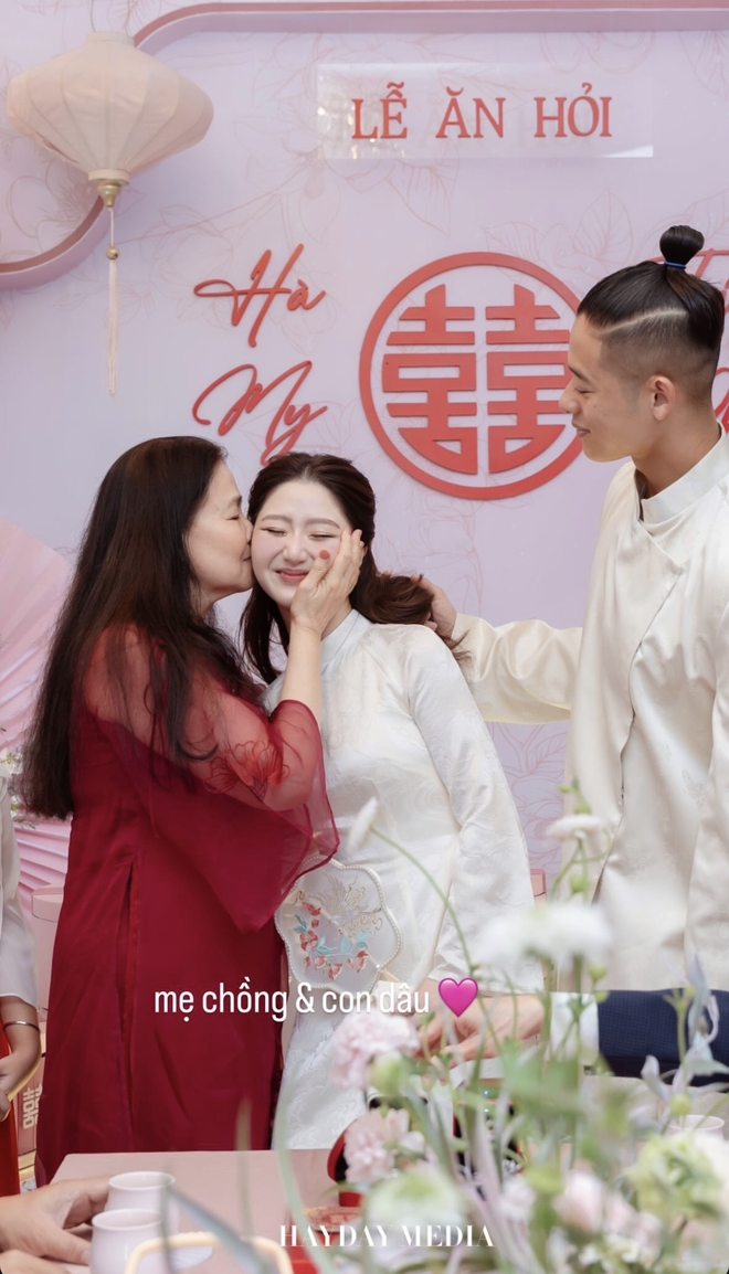 Mẹ tiểu thư Hà My bật khóc, visual cô dâu như Mẹ tiểu thư Hà My bật khóc, visual cô dâu như