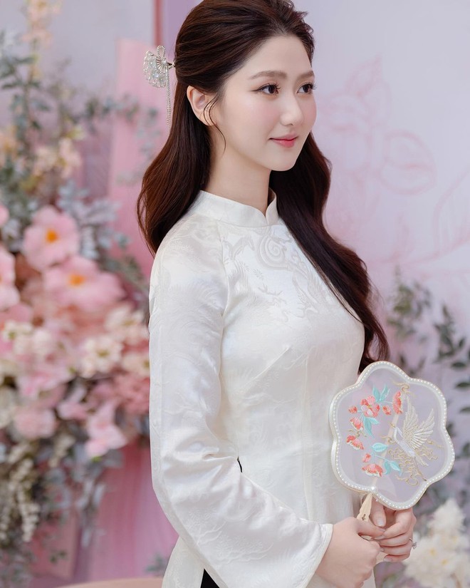 Mẹ tiểu thư Hà My bật khóc, visual cô dâu như Mẹ tiểu thư Hà My bật khóc, visual cô dâu như