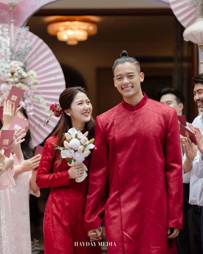 Mẹ tiểu thư Hà My bật khóc, visual cô dâu như Mẹ tiểu thư Hà My bật khóc, visual cô dâu như