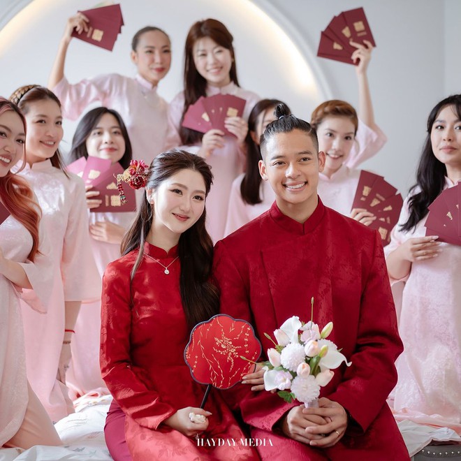 Mẹ tiểu thư Hà My bật khóc, visual cô dâu như Mẹ tiểu thư Hà My bật khóc, visual cô dâu như