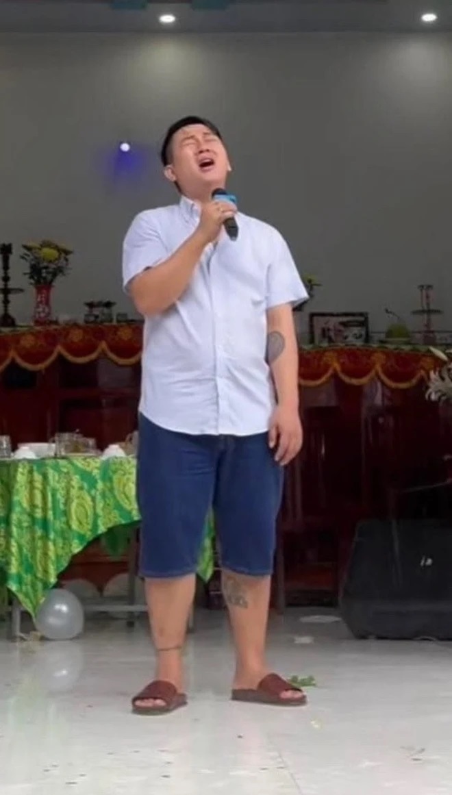 Nam ca sĩ đi sai hướng gây tiếc nuối nhất: Đang được săn đón thì bất ngờ lấy vợ, ngoại hình suy sụp sự nghiệp cũng xuống dốc- Ảnh 8. Nam ca sĩ đi sai hướng gây tiếc nuối nhất: Đang được săn đón thì bất ngờ lấy vợ, ngoại hình suy sụp sự nghiệp cũng xuống dốc- Ảnh 8.