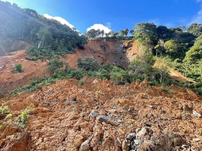 Xót xa hiện trường vụ sạt lở homestay khiến nhiều người thương vong tại Tà Xùa- Ảnh 2. Xót xa hiện trường vụ sạt lở homestay khiến nhiều người thương vong tại Tà Xùa- Ảnh 2.