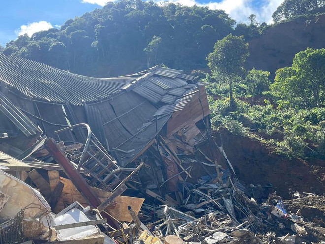 Xót xa hiện trường vụ sạt lở homestay khiến nhiều người thương vong tại Tà Xùa- Ảnh 5. Xót xa hiện trường vụ sạt lở homestay khiến nhiều người thương vong tại Tà Xùa- Ảnh 5.