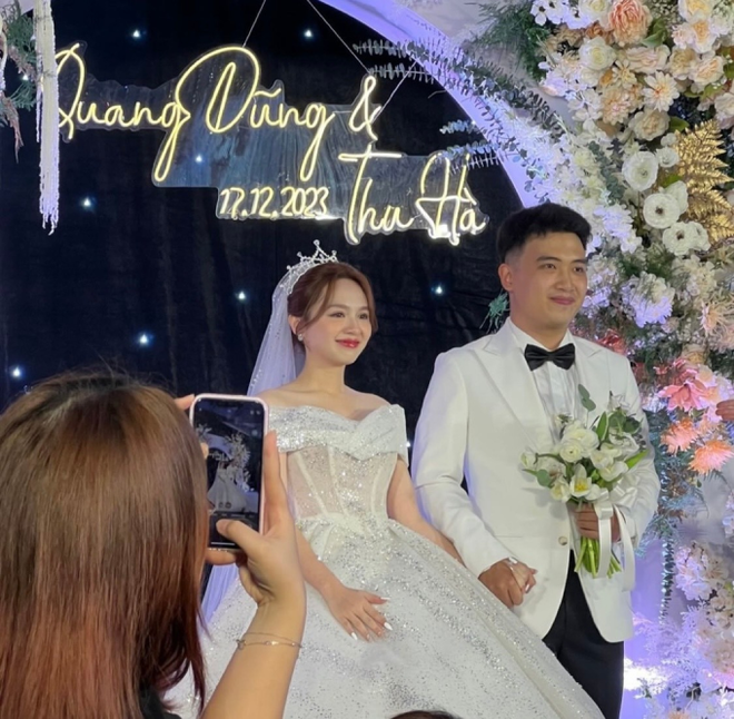 Đặng Thu Hà chính thức công khai con đầu lòng, tiết lộ lý do “chậm trễ”- Ảnh 5. Đặng Thu Hà chính thức công khai con đầu lòng, tiết lộ lý do “chậm trễ”- Ảnh 5.