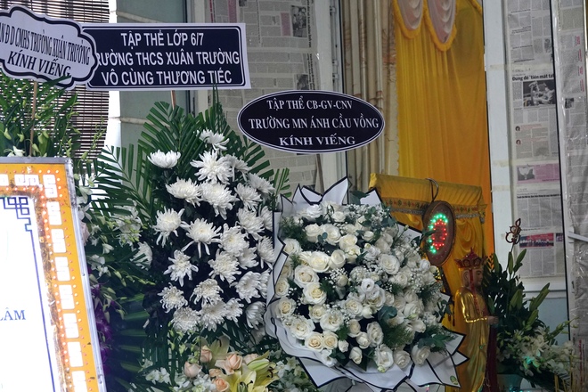 Không khí tang thương bao trùm căn nhà của 2 mẹ con gặp tai nạn ở Bình Dương: "Cháu trai mới lên lớp 1, quần áo đồng phục cũng chuẩn bị hết rồi"- Ảnh 9. Không khí tang thương bao trùm căn nhà của 2 mẹ con gặp tai nạn ở Bình Dương: "Cháu trai mới lên lớp 1, quần áo đồng phục cũng chuẩn bị hết rồi"- Ảnh 9.