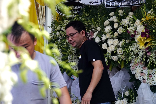 Không khí tang thương bao trùm căn nhà của 2 mẹ con gặp tai nạn ở Bình Dương: "Cháu trai mới lên lớp 1, quần áo đồng phục cũng chuẩn bị hết rồi"- Ảnh 2. Không khí tang thương bao trùm căn nhà của 2 mẹ con gặp tai nạn ở Bình Dương: "Cháu trai mới lên lớp 1, quần áo đồng phục cũng chuẩn bị hết rồi"- Ảnh 2.