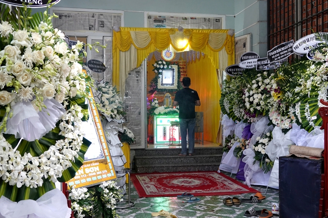 Không khí tang thương bao trùm căn nhà của 2 mẹ con gặp tai nạn ở Bình Dương: "Cháu trai mới lên lớp 1, quần áo đồng phục cũng chuẩn bị hết rồi"- Ảnh 4. Không khí tang thương bao trùm căn nhà của 2 mẹ con gặp tai nạn ở Bình Dương: "Cháu trai mới lên lớp 1, quần áo đồng phục cũng chuẩn bị hết rồi"- Ảnh 4.