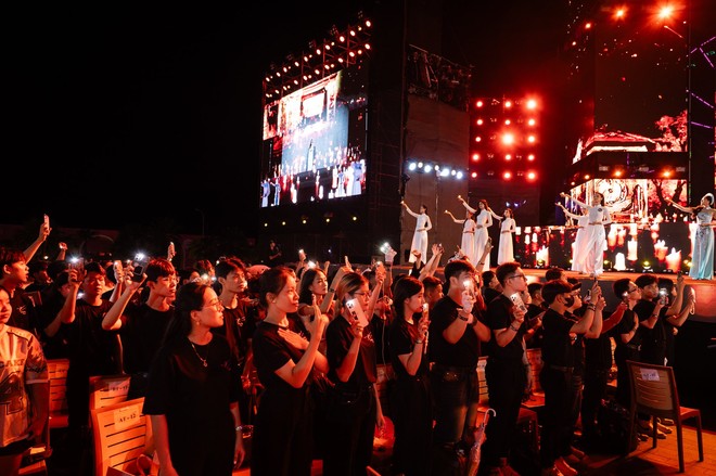 Toàn cảnh Chung kết Miss Grand Vietnam 2024: Âm nhạc và camera kém chuyên nghiệp, loạt chi tiết khó hiểu từ ứng xử đến kết quả!- Ảnh 19. Toàn cảnh Chung kết Miss Grand Vietnam 2024: Âm nhạc và camera kém chuyên nghiệp, loạt chi tiết khó hiểu từ ứng xử đến kết quả!- Ảnh 19.