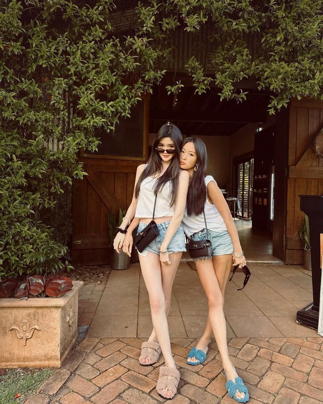 Ngỡ ngàng visual U50 của 3 chị em "yêu tinh" nổi danh giới rich kid châu Á đời đầu- Ảnh 10. Ngỡ ngàng visual U50 của 3 chị em "yêu tinh" nổi danh giới rich kid châu Á đời đầu- Ảnh 10.