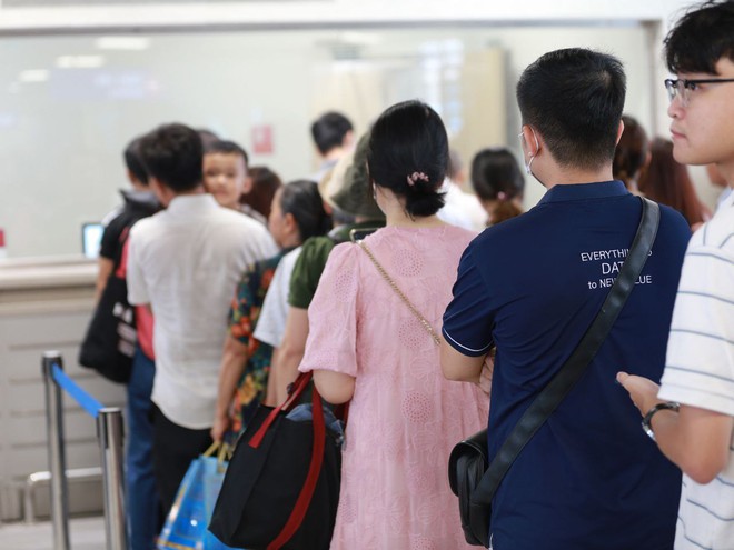 Metro Nhổn - ga Hà Nội bắt đầu đón những vị khách đầu tiên, nhiều trải nghiệm vô cùng thú vị!- Ảnh 11. Metro Nhổn - ga Hà Nội bắt đầu đón những vị khách đầu tiên, nhiều trải nghiệm vô cùng thú vị!- Ảnh 11.