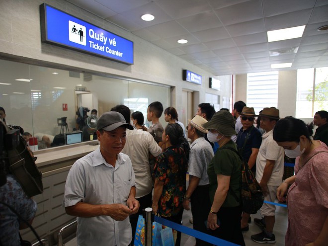 Metro Nhổn - ga Hà Nội bắt đầu đón những vị khách đầu tiên, nhiều trải nghiệm vô cùng thú vị!- Ảnh 13. Metro Nhổn - ga Hà Nội bắt đầu đón những vị khách đầu tiên, nhiều trải nghiệm vô cùng thú vị!- Ảnh 13.