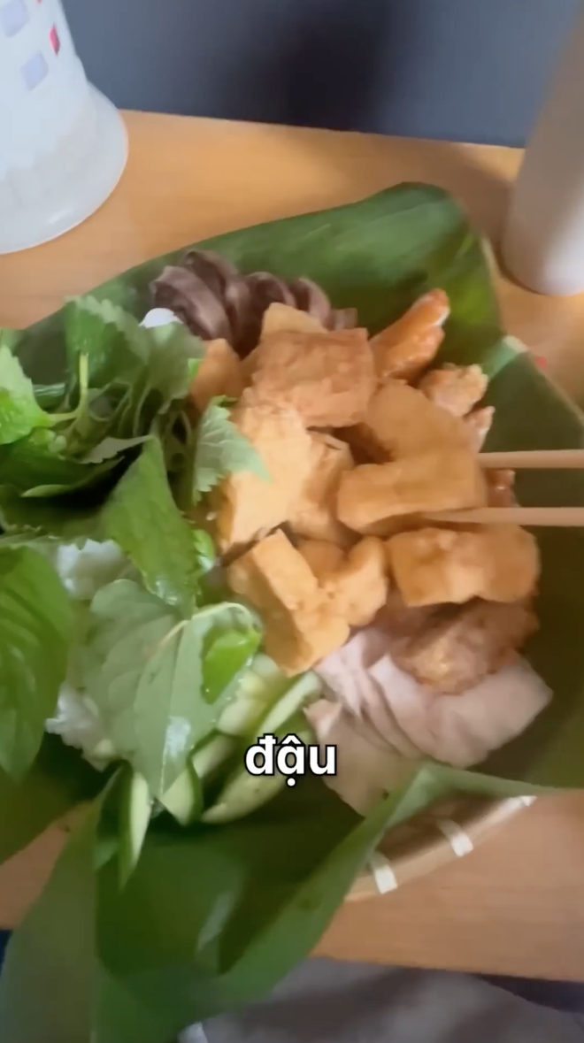 Chàng trai Việt ở Mỹ chi tận 1,6 triệu, đi gần 200km chỉ để ăn bún đậu mắm tôm "đắt nhất thế giới"- Ảnh 9.