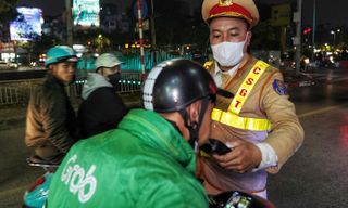 Hà Nội: Kiểm tra nồng độ cồn cuối tuần, xử lý 111 trường hợp vi phạm