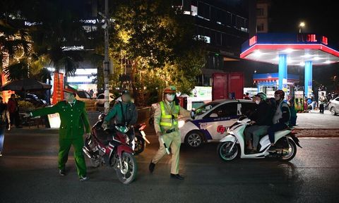 CSGT Hà Nội phát hiện hàng trăm trường hợp “uống rượu vẫn lái xe”