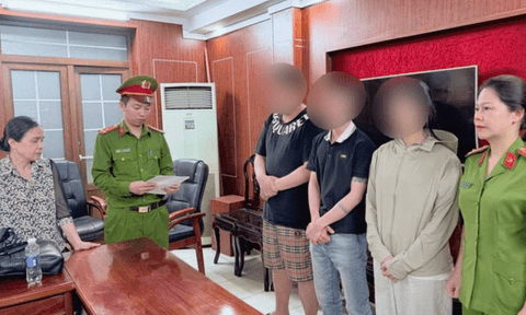 Vận chuyển hàng nghìn thiết bị thuốc lá điện tử, 3 đối tượng bị tạm giam