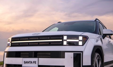 Phân khúc SUV 7 chỗ, Hyundai Santa Fe và Toyota Fortuner 