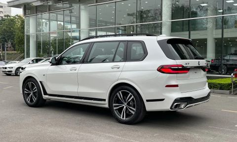 Thị trường chững lại, loạt xe ô tô đang được giảm giá cực mạnh hiện nay