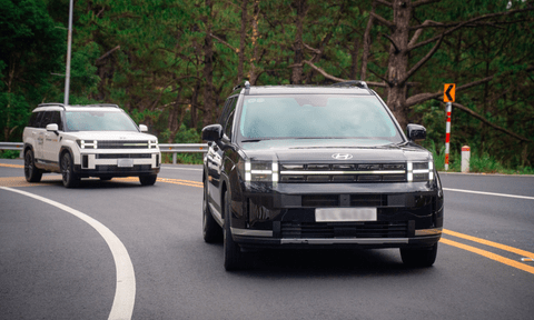 Santa Fe hay CR-V, lựa chọn nào dành cho gia đình trẻ đang sống trong đô thị hiện đại?