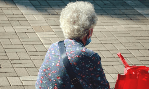 86 tuổi có con trai sống trong biệt thự, người mẹ vẫn phải bán nhà tự nuôi thân: Hối hận vì 1 điều đã quá dốc lòng cho con