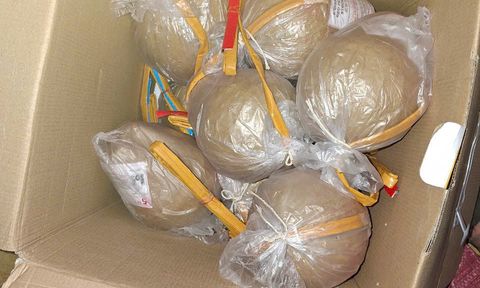 Hà Tĩnh: Phát hiện 10 quả pháo nổ tại cửa hàng tạp hóa