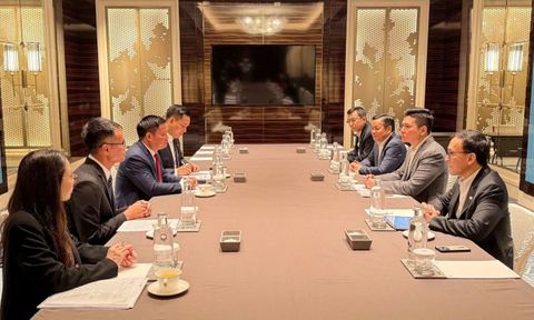 Bí thư Tỉnh ủy Nghệ An Nguyễn Khắc Thận làm việc với Chủ tịch Tập đoàn VSIP Group tại Singapore