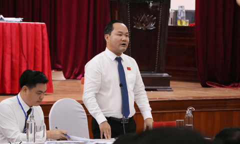 HĐND tỉnh Nghệ An: Chất vấn việc hồ sơ đất đai qua 'cò' dịch vụ được xử lý nhanh chóng