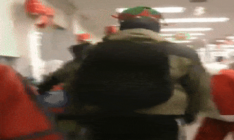 “Ông già Noel” cướp siêu thị giữa đêm 