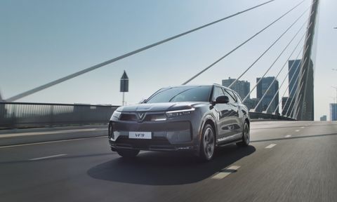 Thay đổi chiến lược, VinFast sắp trang bị động cơ xăng cho xe điện?