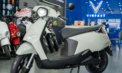 Top 5 xe máy điện đáng mua nhất, ngang giá Honda Vision: Có xe đi hơn 260 km/sạc