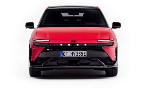 Hyundai ra mắt xe điện cỡ nhỏ mới, đi gần 500 km/sạc