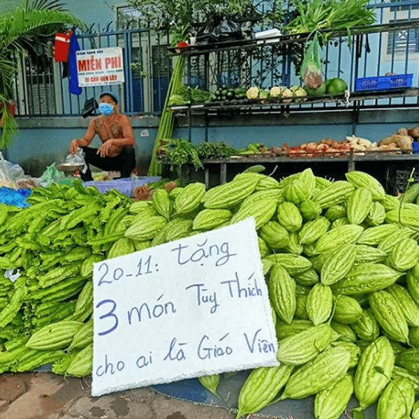 Ông chủ sạp rau Minh Râu lại gây sốt MXH với màn tri ân thầy cô nhân ...