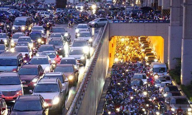 Hà Nội nghiên cứu cấm xe máy tại các quận sau năm 2025