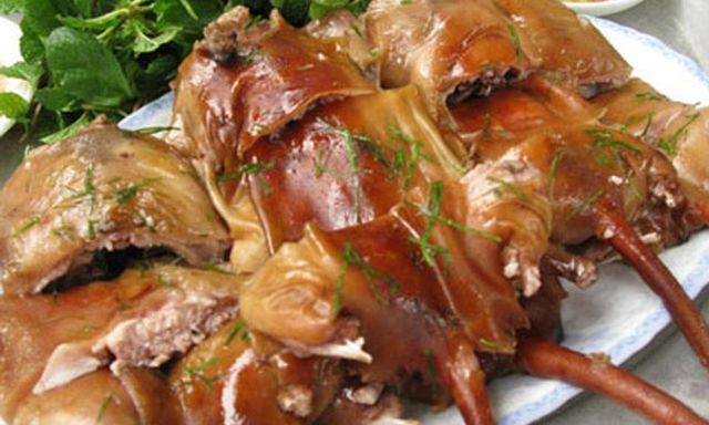 Ba người bị ngộ độc sau khi ăn thịt chuột, uống rượu: Da môi nhợt, khó thở, suy hô hấp, sức khỏe diễn biến xấu