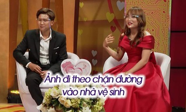 Vợ chồng son: Chặn cửa nhà vệ sinh để làm quen nhưng vừa có con được 3 tháng hot Youtuber đã khiến vợ 'ngã ngửa' khi đi bia ôm, còn quay bằng chứng trong điện thoại