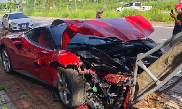 Vụ siêu xe Ferrari 488 nát đầu sau tai nạn: Volvo Hà Nội đình chỉ 2 nhân viên liên quan