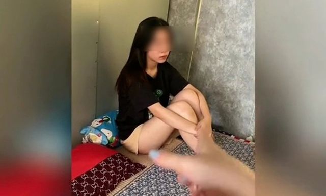 Nhận hóa đơn điện hơn 2 triệu, cô gái tức tối mắng bạn cùng phòng vì 'cả ngày ru rú trong phòng, đã đắp chăn còn vừa bật điều hòa vừa bật quạt'