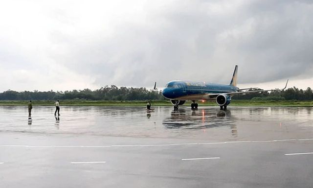 Siêu bão Noru đổ bộ, 10 sân bay tại Việt Nam 'đóng cửa'
