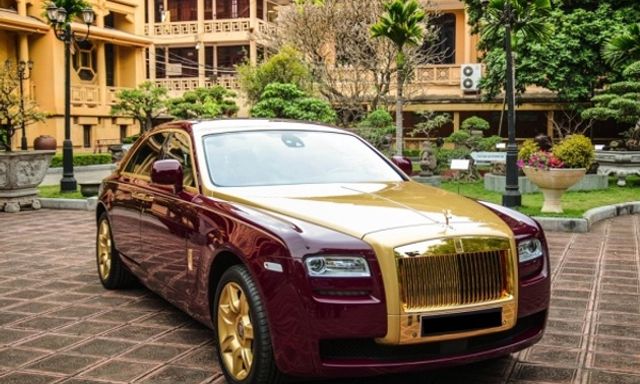 Hạ giá liên tục, Rolls-Royce Ghost mạ vàng của ông Trịnh Văn Quyết vẫn ế