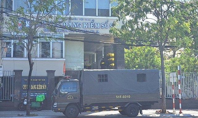 Công an TP.HCM khám xét Chi cục Đăng kiểm số 9 ở Vũng Tàu