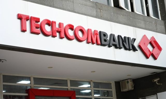 Phó Tổng giám đốc Techcombank bán xong 200 nghìn cổ phiếu TCB