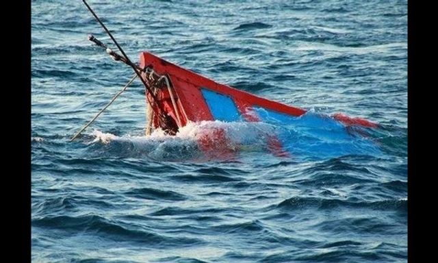 Chìm tàu cá trên biển ở Quảng Ninh, 4 ngư dân Thanh Hóa mất tích 