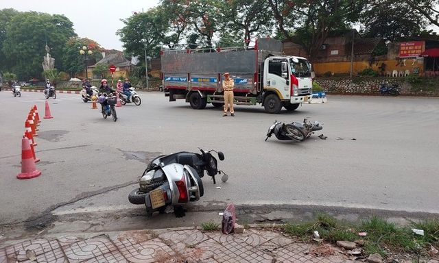 Tin tức tai nạn giao thông mới nhất ngày 8/6: Va chạm với xe tải, 1 người chết