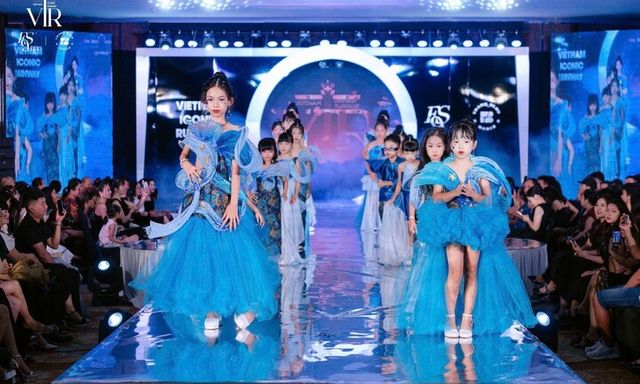 Á Hậu Hương Ly cùng 100 mẫu nhí 