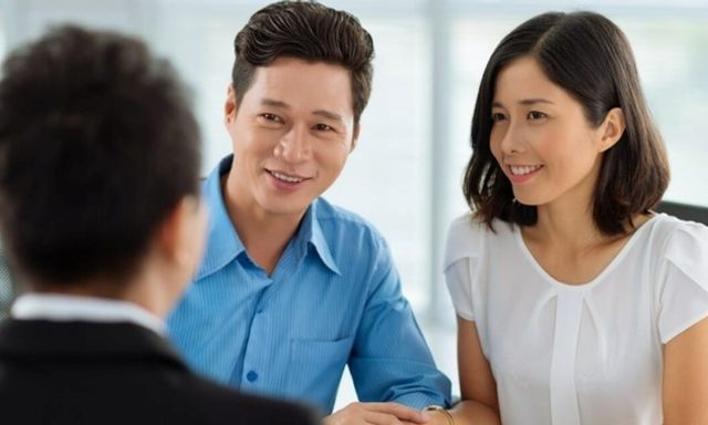 Có nên mua bảo hiểm nhân thọ qua ngân hàng không?