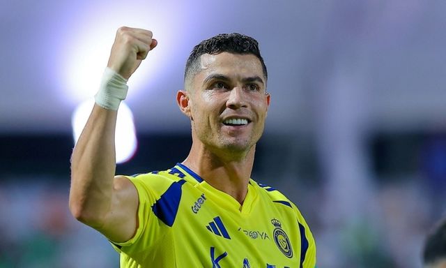 “Ngã ngửa” trước lý do “Quỷ đỏ” ký hợp đồng lần thứ hai với Ronaldo