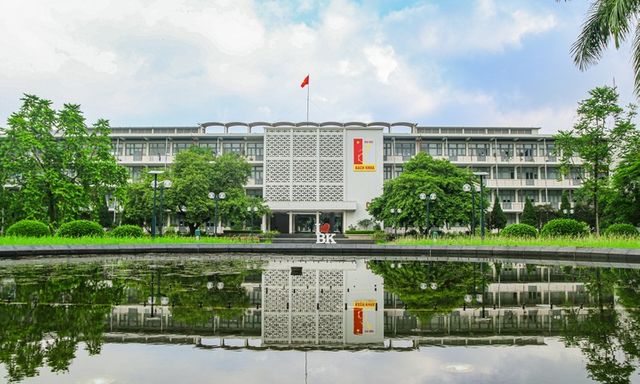 Số sinh viên tốt nghiệp cao kỷ lục tại trường đại học 